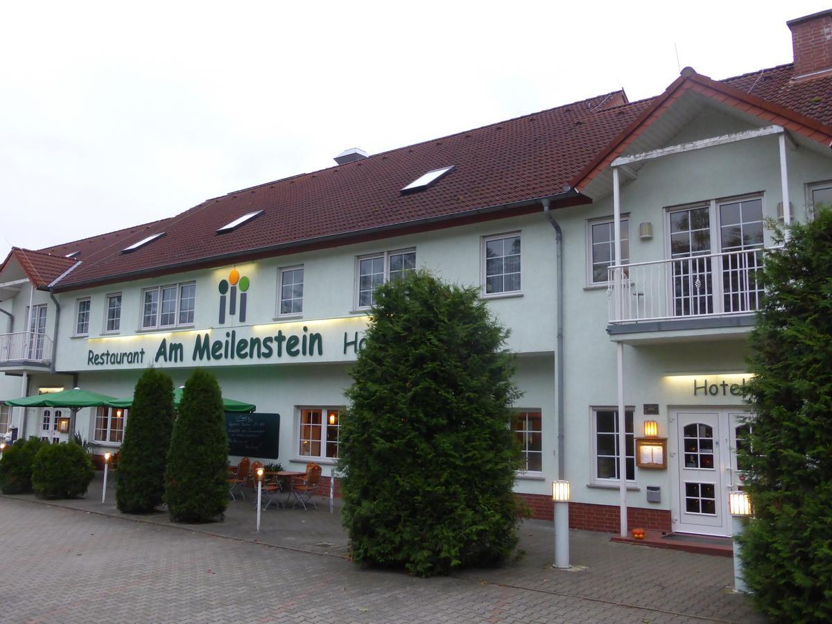 Hotel Am Meilenstein Dunkelforth Exterior photo